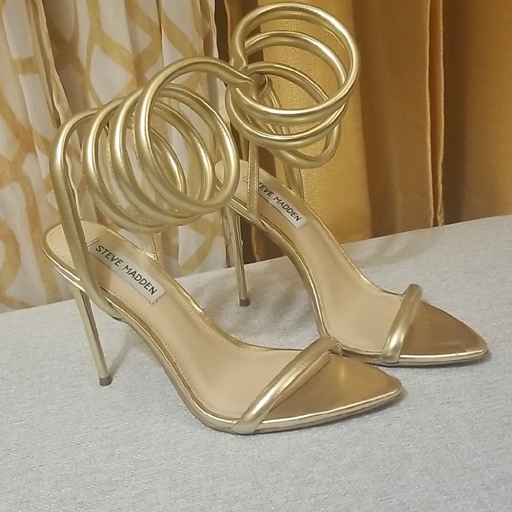Steve Madden Metallic Gold Spiral Heels